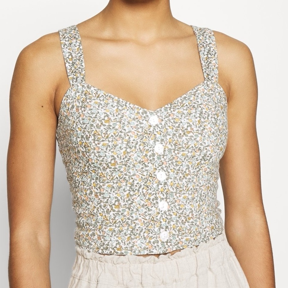 Abercrombie & Fitch | Pleated Wide Strap Button-Through Cami